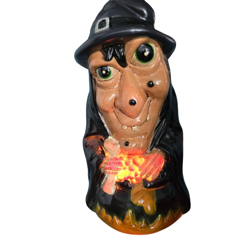 Vintage Dynagood 2001 Halloween Witch Blowmold Yard Pathway Decor.
